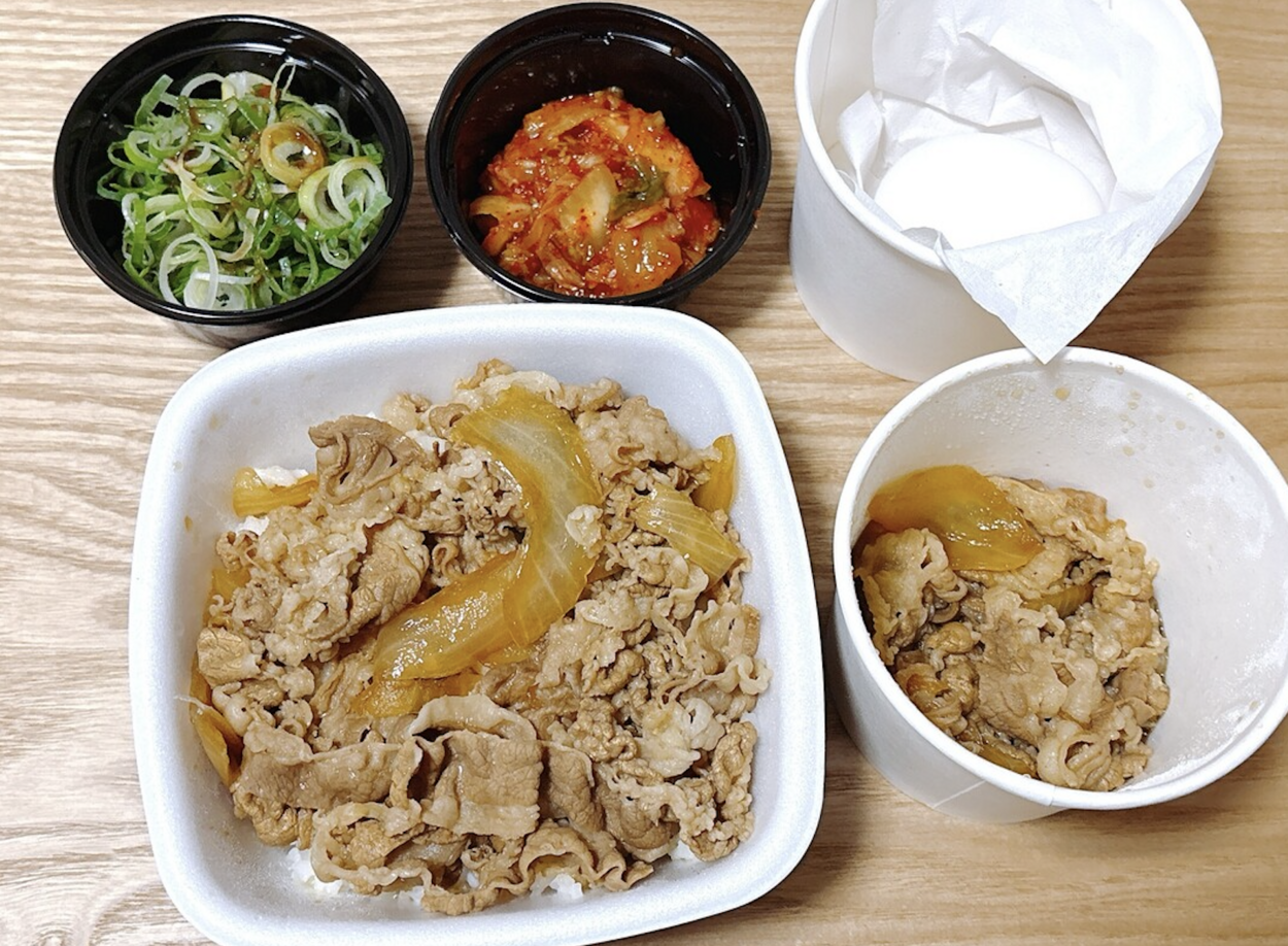 孤独のグルメ五郎さん降参！？もう普通の牛丼に戻れない【吉野家】パンサー尾形流が「まさかの激ウマ」1杯で3倍楽しむ♡史上最強の食べ方