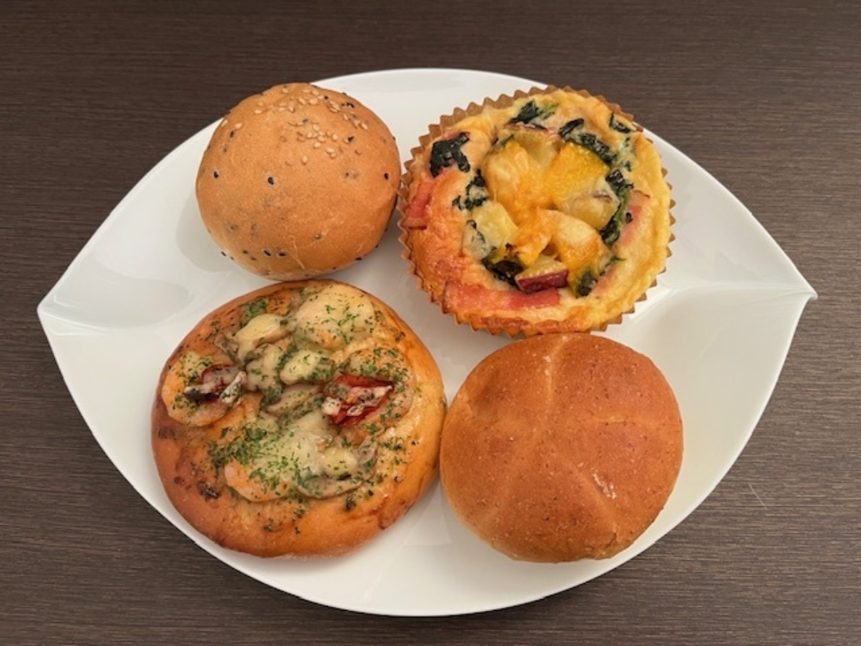 パンの店とも (2).jpeg