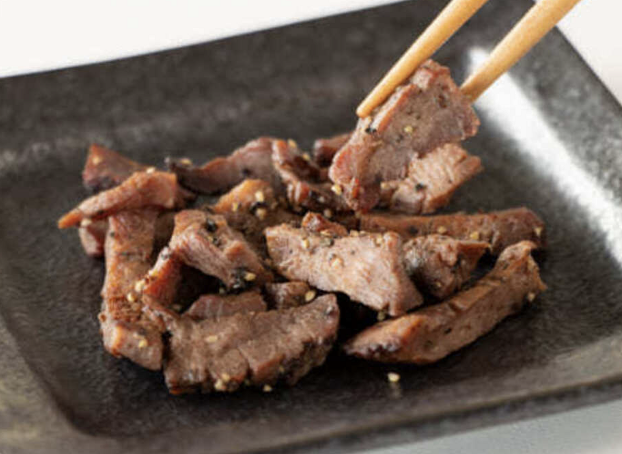 萩の月もぶっ飛び!?土産界隈に革命【宮城新名物】もう牛タン焼かない!なのに「職人の焼きたてレベル♡」新作が早くも決定版!2種爆誕
