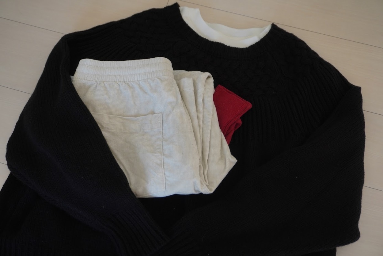 １２月コーデホワイトパンツ.JPG