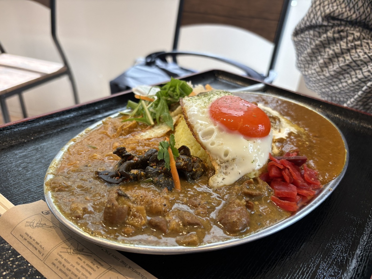 スタバ跡地が大進化！【静岡有名店が大集結】考えた人天才「あの大人気カレーも」「子連れ神対応」穴場フードコート爆誕