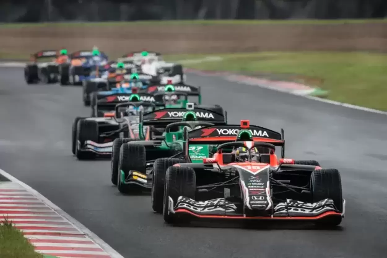  レース観戦で「子ども免許証」をゲット！？夏休みはSUGOのスーパーフォーミュラへGO！