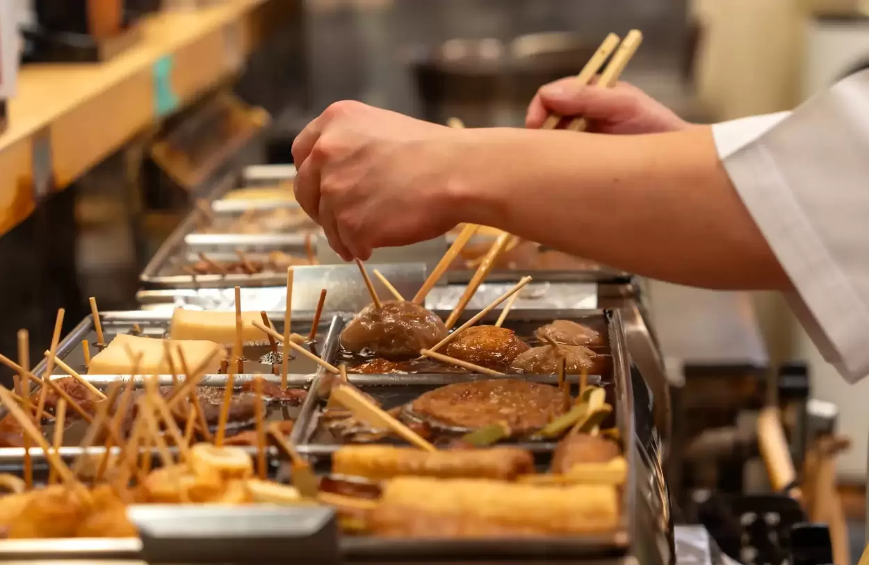 日本最大級！【しぞ～かおでん祭2026】静岡おでんから全国のご当地おでんまで75店が大集結◎静岡の “おでん愛” が爆発！「昭和レトロな屋台でアツアツ♪」