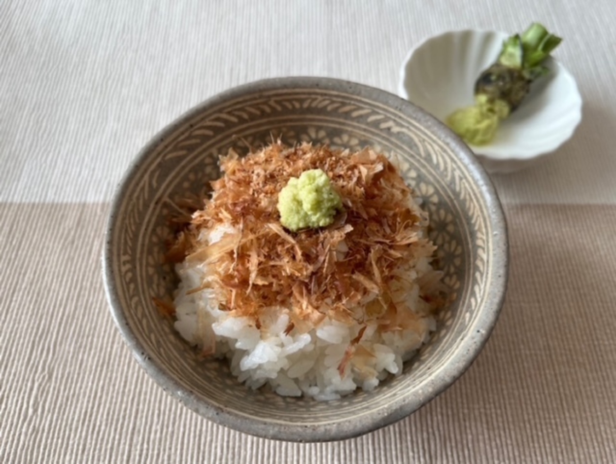 新静岡駅前で発見！【井川朝市】たった400円の「わさびの本茎」がウマすぎ！「もうチューブには戻れない」「最強のご飯のお供」