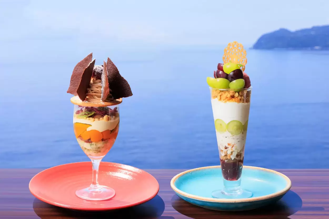 絶景すぎる！【熱海】秋限定 “至福のパフェ” が反則級のウマさ♡海を一望できる名店カフェで絶対食べたい"極上スイーツ"2選