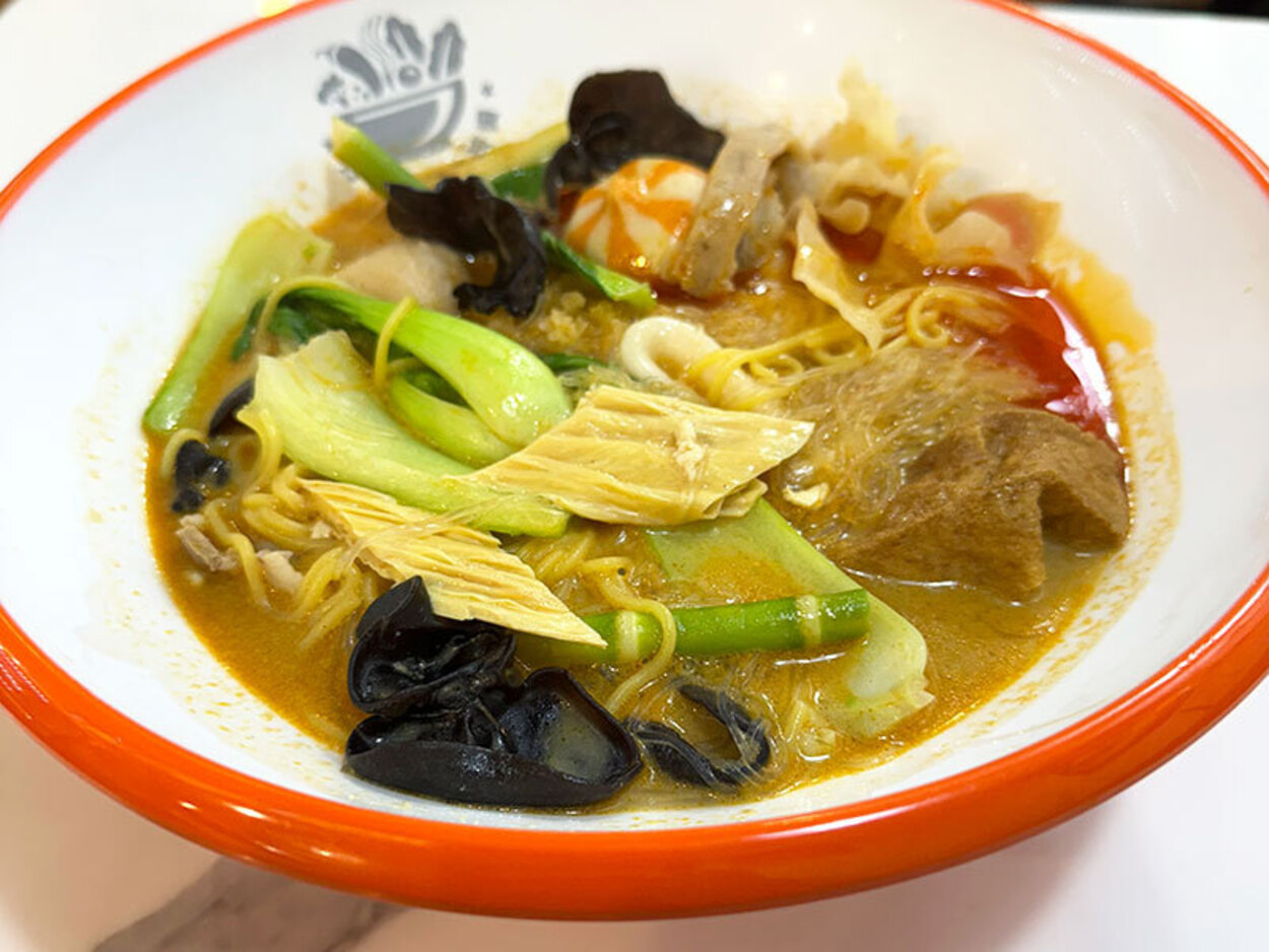 ウソ、ここは中国！？本場すぎる【マーラータン】「1,000円以上で麺無料」「滝汗ドバドバでカロリーゼロ（笑）」ようこそ痺れと旨味の沼へ！