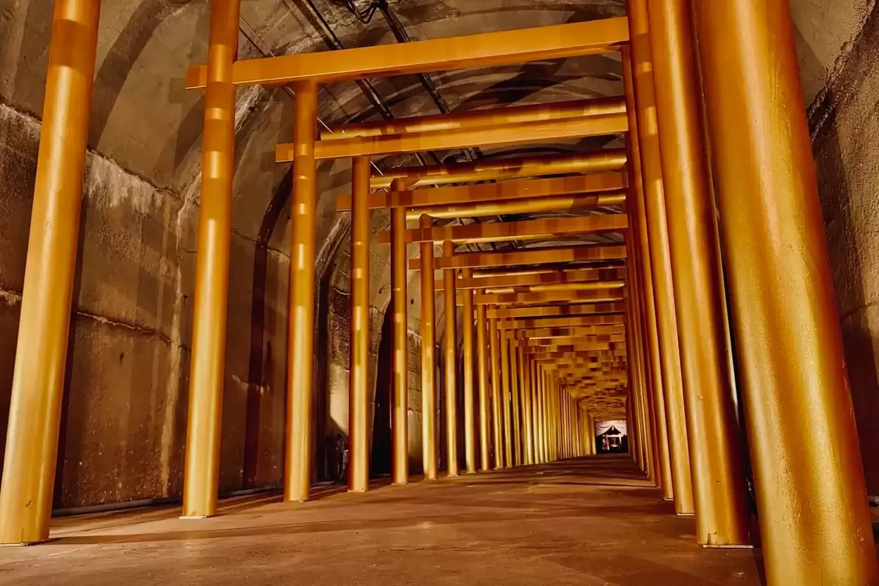 え、50本も並ぶ黄金の道！？【伊豆・土肥金山】が激変！砂金採りも