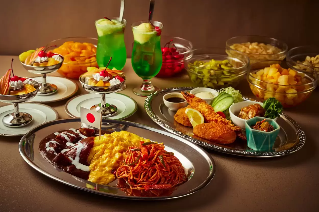 大人だって食べたい！「クリームソーダ＆プリンアラモード」がエモさ爆発！【昭和レトログルメフェア】好きなものだらけ「夢のお子様ランチ」も