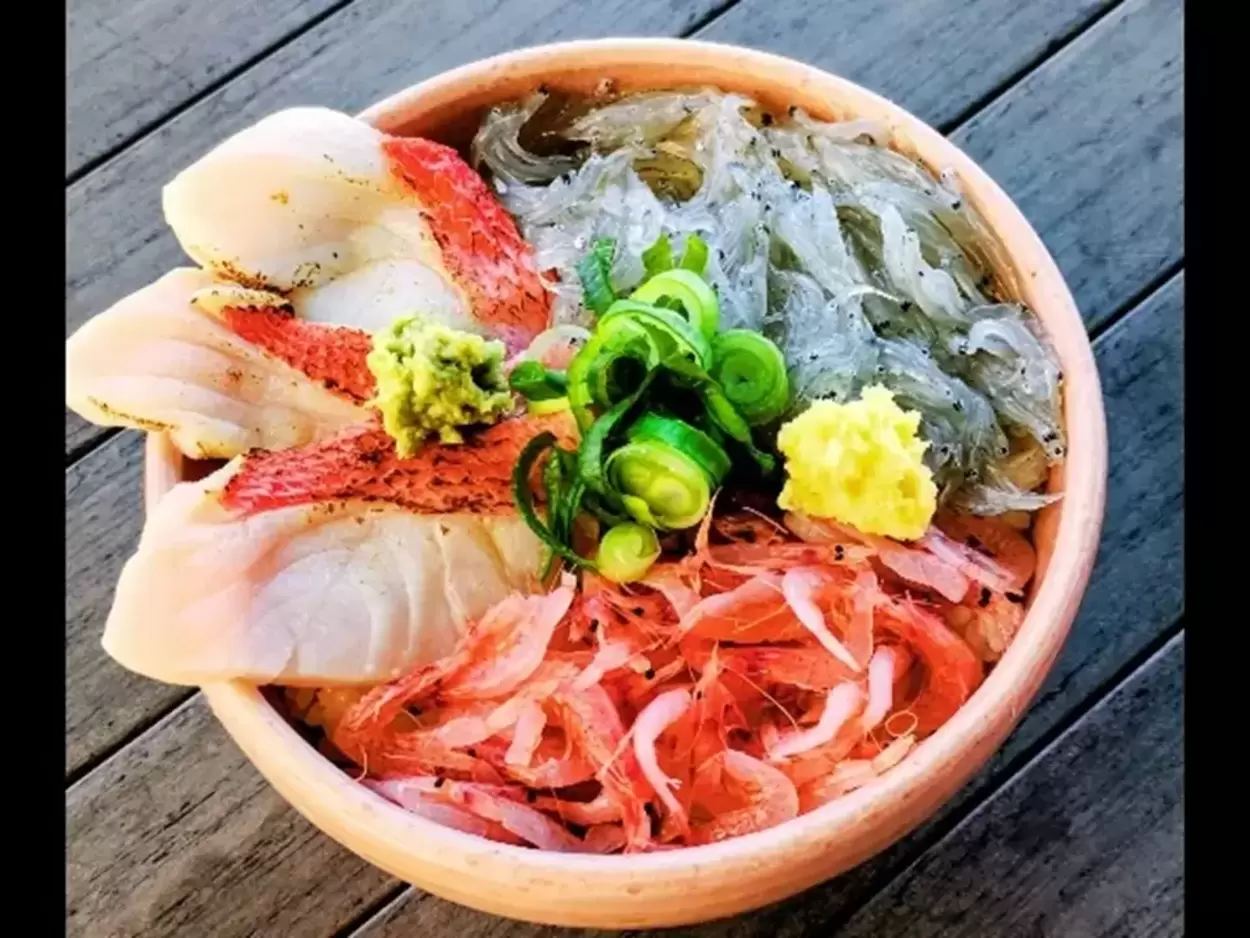 え、安すぎ！「14円」で野菜ゲット！お菓子詰め放題！マグロ解体ショー限定復活【駿河湾沼津SA】14周年祭が太っ腹すぎる◎「わんわん大サーカスも楽しみ～♪」