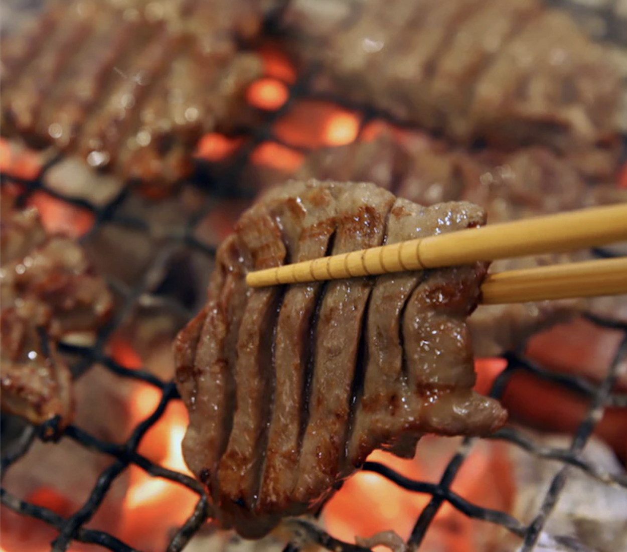 半額はヤバい！即完売だわ【サンドウィッチマン絶賛】人気焼肉店「外食より豪華？」肉界隈NO.1受賞！最高級牛タン1kg！絶対取り寄せ3選