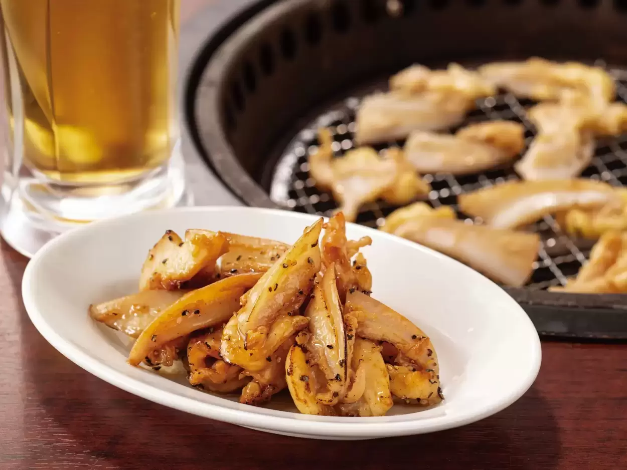何皿・何杯でもこの安さ！【牛角】が破格すぎて二度見「ビール190円！牛カルビ290円！牛角アイス190円！」全25品が爆安