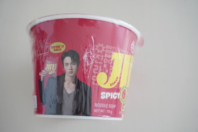YMJINラーメン購入.JPG