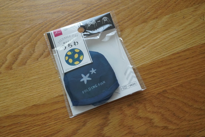 ダイソーうちわパケ.JPG