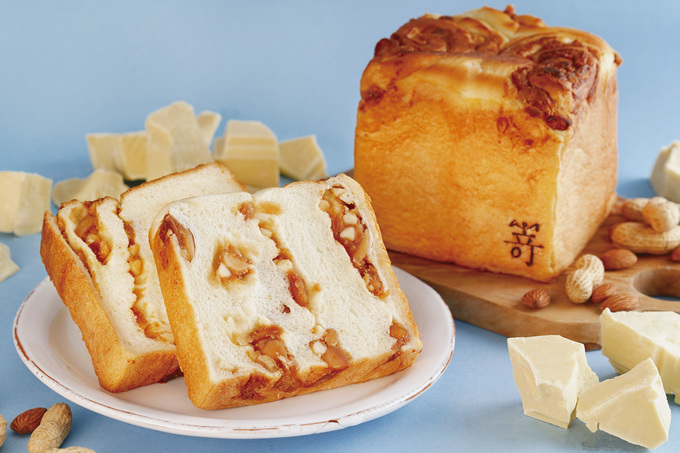 絶対食べたい！3月しか買えない限定食パン【三島市】「もっちりとザクザク食感のバランスが絶妙♪」