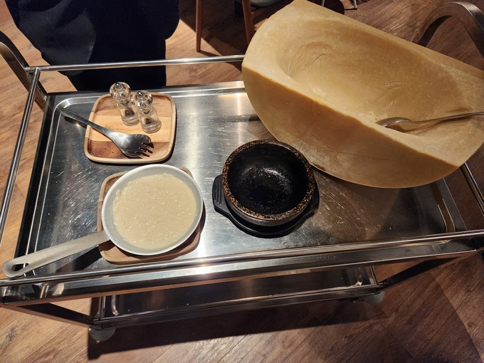 巨大チーズ到着.jpg