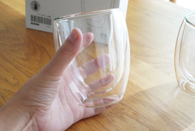 ikeaグラス持った感じ.JPG