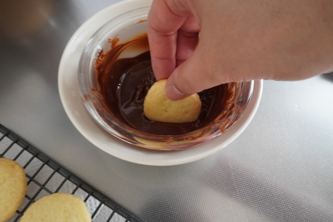 ダイソークッキーチョコ付け.JPG