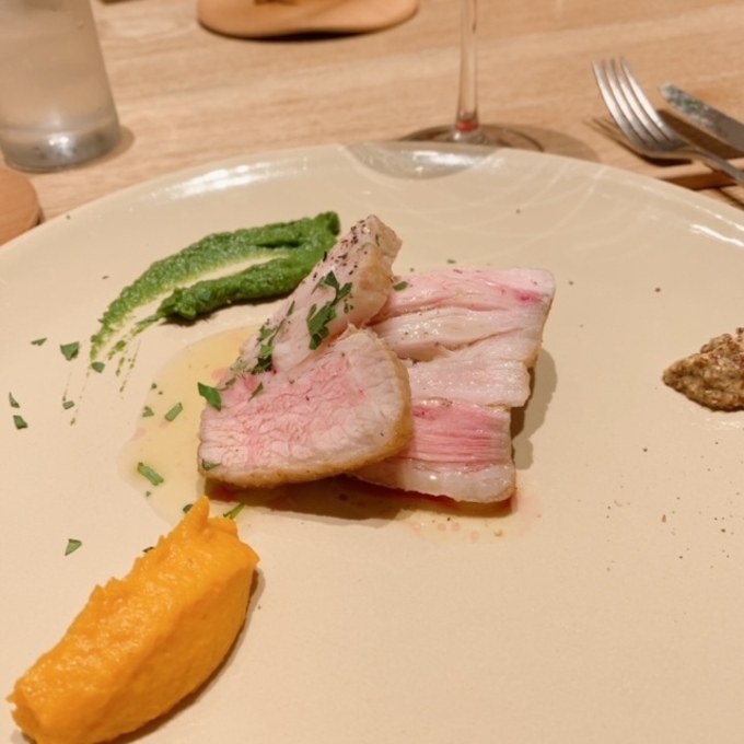 カツオと苺？！意外過ぎる組み合わせだけど合うわ…！味わいの掛け合わせが見事なイタリアン【ibrido】