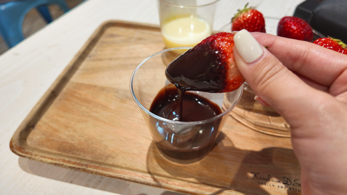 いちご食べ放題_チョコいちご.png