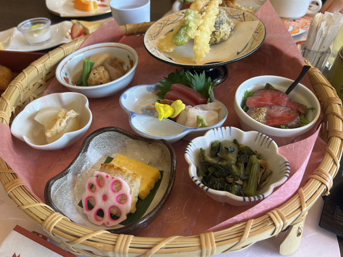 連休だけ"食べ放題"って神！仙台から無料で30分【日帰り温泉＆ランチ】ホテル高い（泣）→神コスパで家族4人「最高に満喫」体験レポ