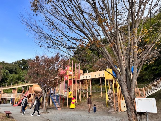 【掛川市】自然と遊具がいっぱいで1日中遊べちゃう!小さな子供から楽しめる【22世紀の丘公園】
