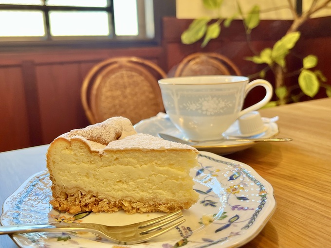 え、豪華なご膳ランチが1,000円!?野菜もボリュームもたっぷりのヘルシーランチ【島田市】チーズケーキも絶品の古民家風カフェ「豆や」