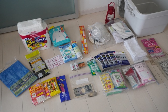 ダイソー防災グッズ一式.JPG