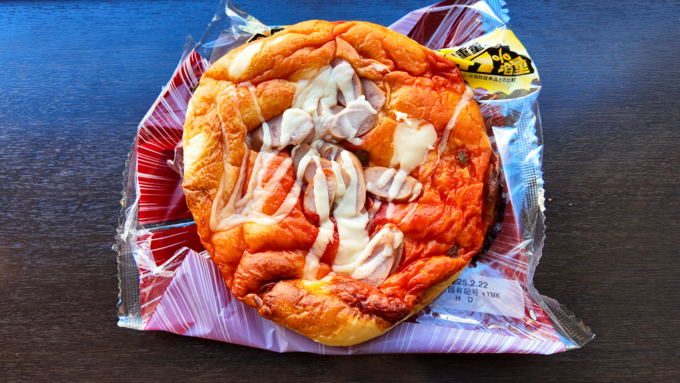 コンビニ_ローソン_ピザパン中身.png