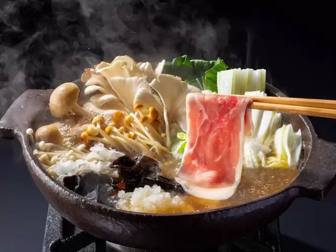 ただの【食べ放題】じゃない！「鴨肉！イベリコ豚！きのこ！」秋の味覚を堪能しまくり「無限に食べられる」特別感がスゴイ