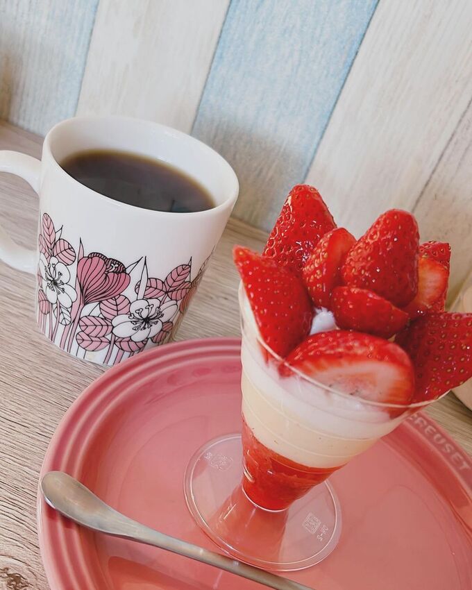 いたがきのモーニングプレート これで550円だったかな？紅茶ついてて安い！フルーツはさすがで全部美味しい… 旦那と2人だけだったから子供達にはパフェをテイクアウト ほぼ秒で食べてた…ゆっくり味わってぇ #仙台#宮城#仙台カフェ#宮城カフェ#仙台カフェ部#東北カフェ部#カフェ好き#仙台カフェ巡り#仙台モーニング#いたがき本店#画像サイズあってなかった (1).jpg