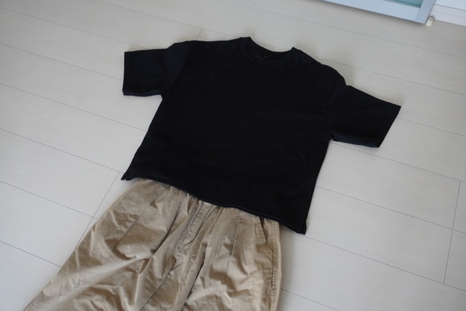 ユニクロTシャツ丈短め.JPG