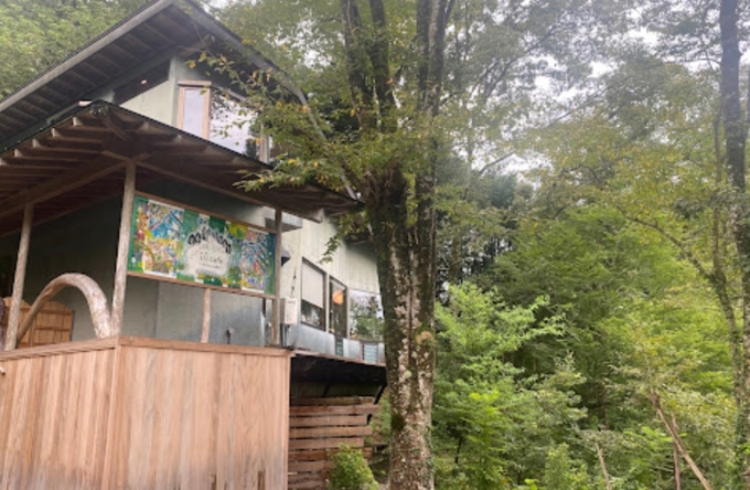 【浜松市】「窓際の景色が癒される~♪」自然に囲まれた隠れ家カフェ【鎮cafe(シズカフェ)】