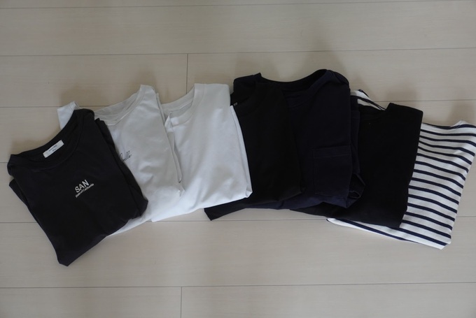 ユニクロTシャツ勢ぞろい.JPG