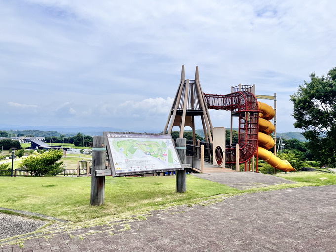 【袋井市】子どもたち「まだ帰りたくない…！」滑り台から茶畑が拝める？！乳幼児におすすめな公園