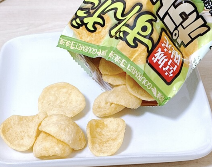 あれ？想像と違う…もう普通のポテチに戻れない【宮城"珍"名物】疑ってゴメン「10秒で一気食べ♡」「バラまきOK」テンション爆上げ土産