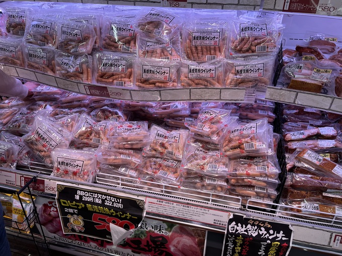 ロピアウインナー店内.jpg