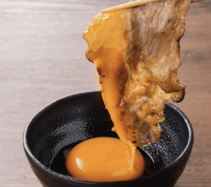 マックに衝撃?【月見】"国民投票1位"が商品化!「1.5倍肉がデカい」「すき焼きからのTKG(感涙)」今日から仙台2店舗