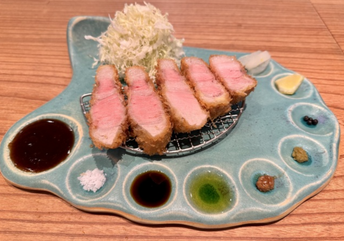 過去イチ！もはや別物（泣）開業すぐ話題騒然【仙台とんかつ革命】「15時から食べ放題」「味変が9種」息を飲む！衝撃ランチ3種食べ比べ