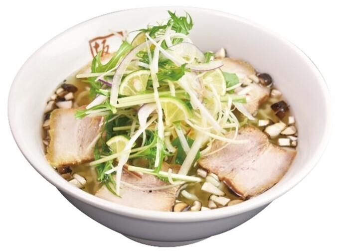 静岡では三島店だけ！【夏限定ラーメン】「サッパリだけどボリューム満点◎」すだちの酸味と炙り椎茸の香りが最高な“塩ラーメン”