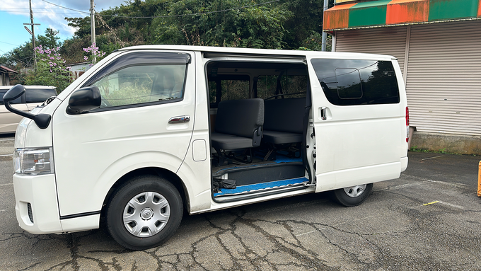 泰山園_送迎車.png