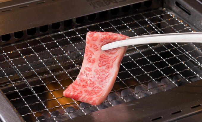 4日間限定!500円で"高級和牛"は神すぎ!「ワンコインの品質超えた(涙)」「肉の芸術品や~!」