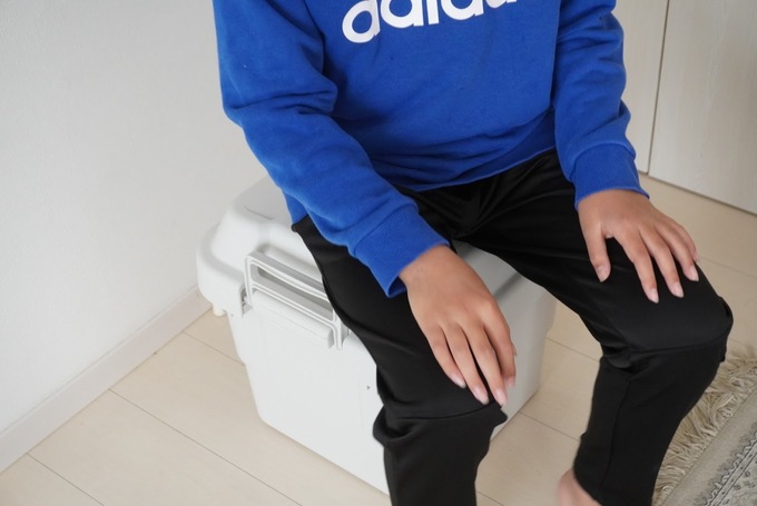 ダイソーボックス座れる.JPG