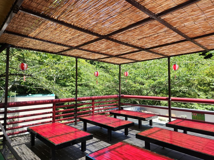 30-1 テラス席 (1).jpg