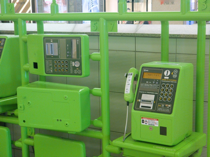 公衆電話 ちょっとアップ.dng