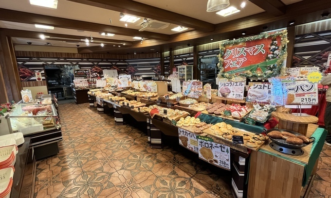 ばーすでい 店内.jpeg