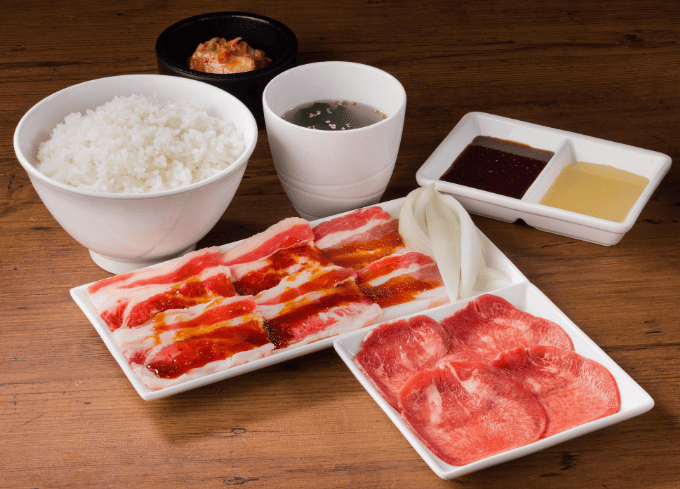 "無限食べ放題"って本気!?【焼肉ランチ】「890円って安すぎ」「17時までいいの?」お得な"限定"新メニュー5種類も爆誕