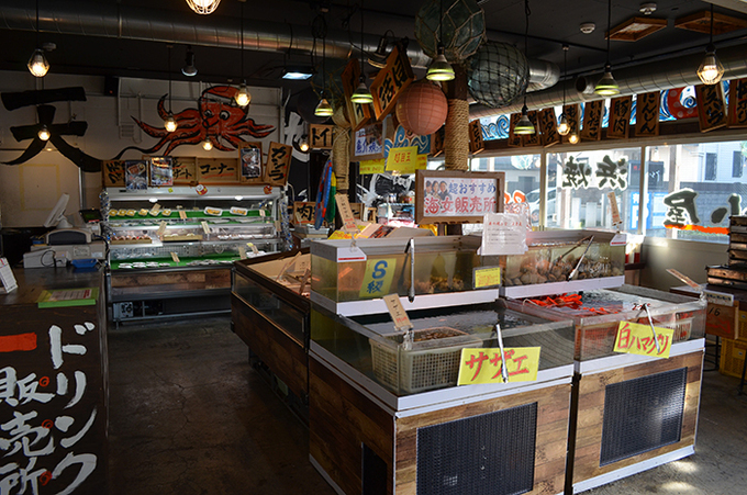 海女小屋_売店横.jpg