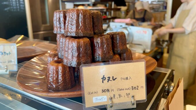 カヌレ店内.jpg