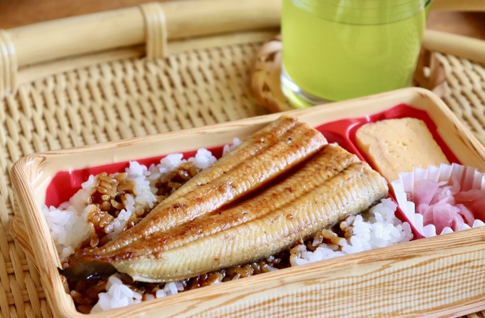“土用丑の日”の予約を忘れても大丈夫！【スーパーカネハチ】「絶品うなぎが1,000円台で買える」破格の惣菜がウマすぎる件