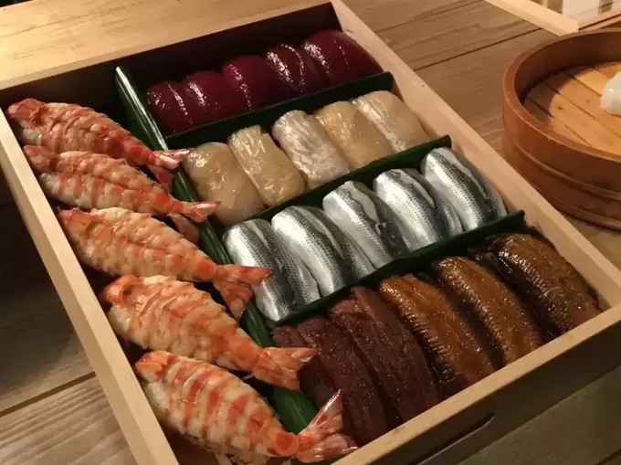 先着100名に寿司無料配布ってマジ!?寿司好き必見!【エスパルスドリームプラザ】で全国寿司の日イベント開催